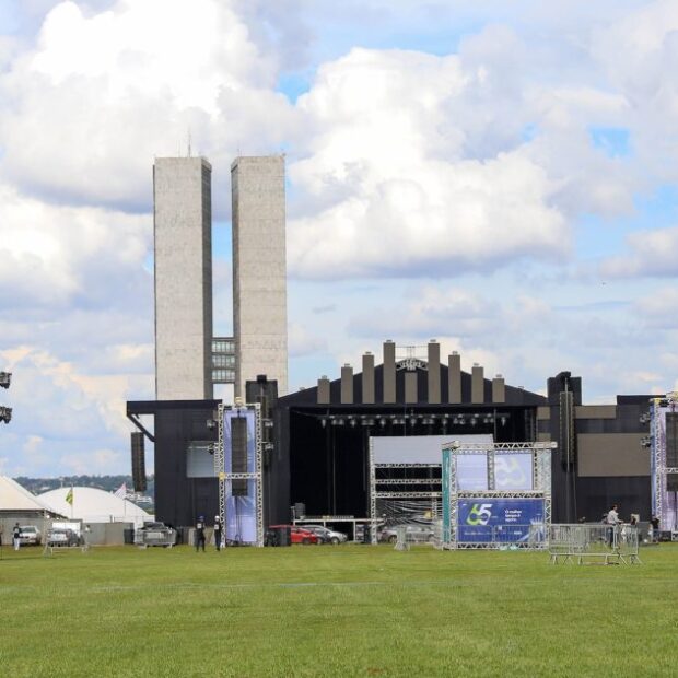 dentro 1 16 1536x632