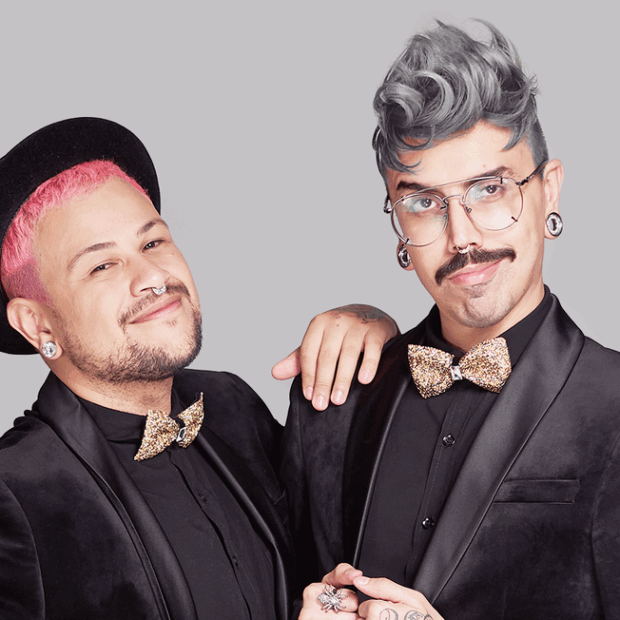 Fih Oliveira e Eduardo Camargo, os reis do deboche e da internet, agora vão servir carisma e tempero no MasterChef Creators, com estreia em 6 de maio no YouTube e R$ 200 mil em jogo!