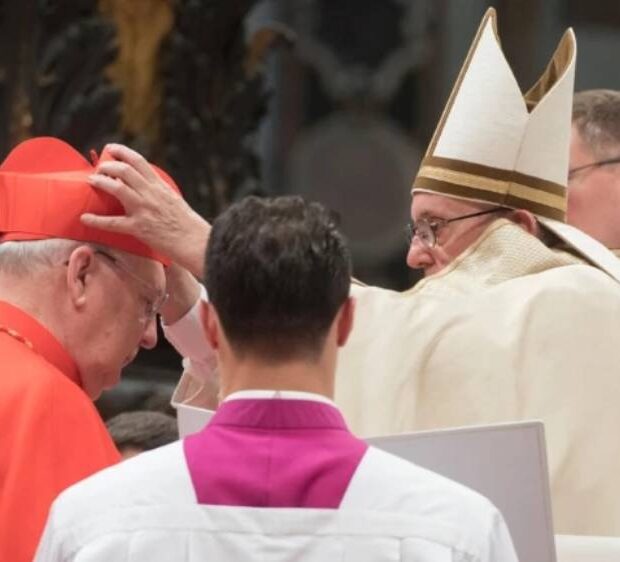 kevin joseph farrell e papa francisco 770x433.jpg