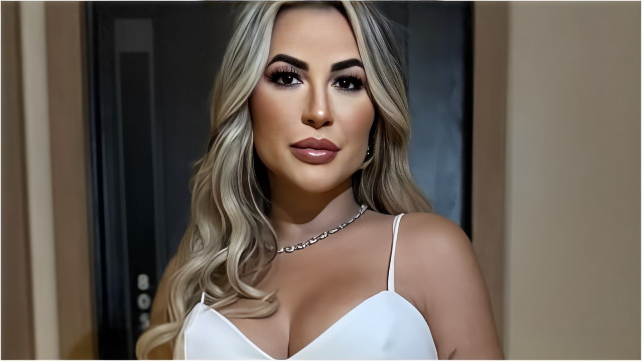 A advogada não deixou barato ataques a Bruna, namorada do filho, e deu lição de "patente" nas redes sociais.