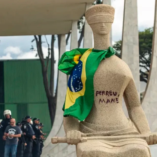 perdeu mane estatua