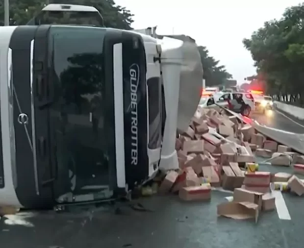 acidente aconteceu na manha de hoje 1745581259254 v2 900x506.jpg