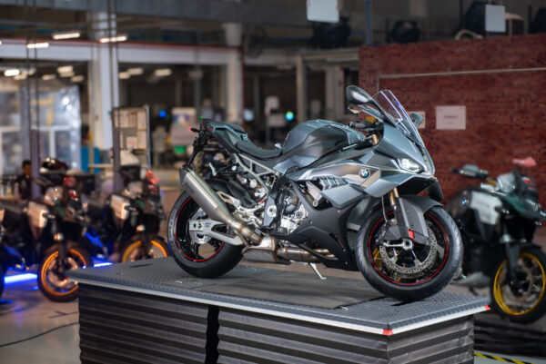 p90597038 highres bmw s 1000 rr