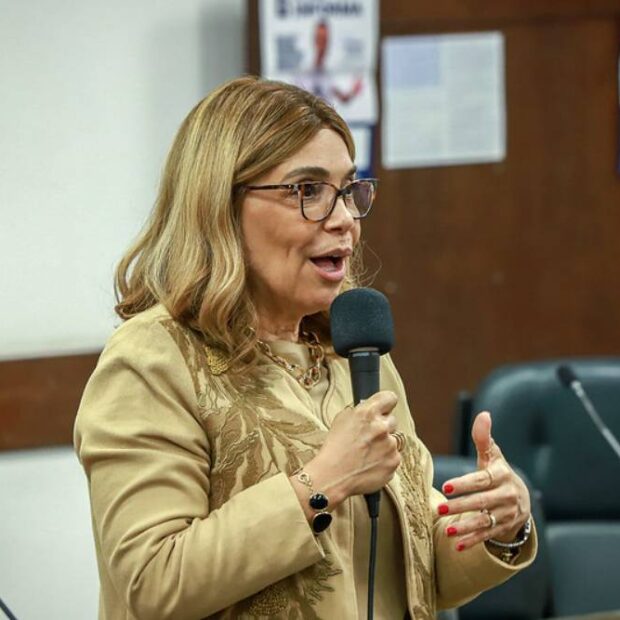 cris monteiro (novo) (1)