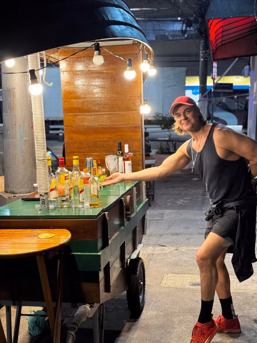 Daniel Erthal enfrentou um fim de semana de cão: carrinho roubado, prejuízo no evento pop e até o aluguel entrou na dança!