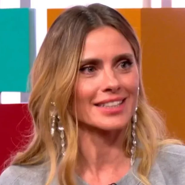 Atriz relembra transformação icônica em Laços de Família e revela desejo de viver uma Helena!