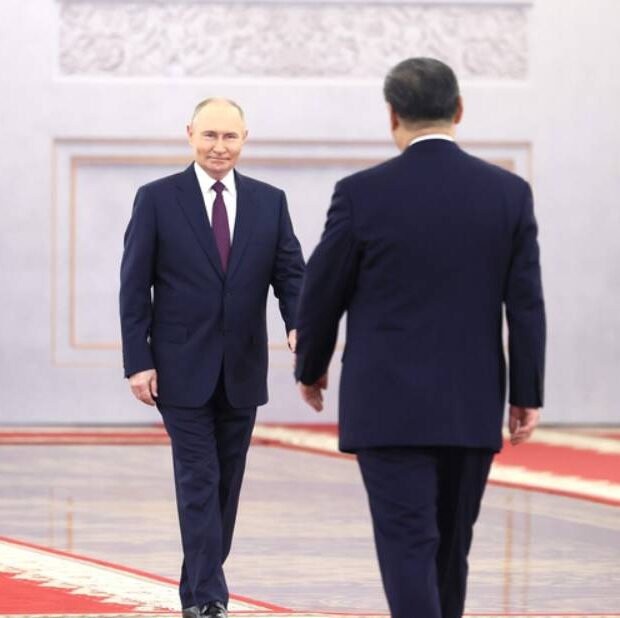 putin exibe pela primeira vez drones usados contra ucrânia e caças, em desfile com lula e xi