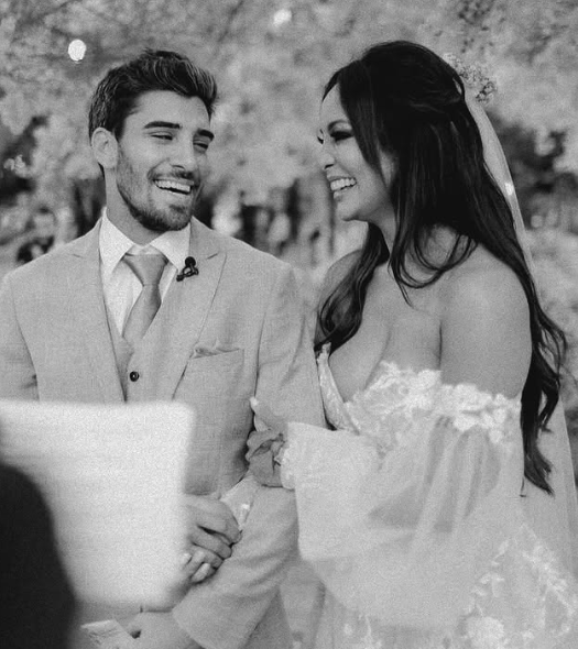 Após quatro anos de casamento, ex-De Férias com o Ex revela bastidores tensos e acusações pesadas contra a atriz.