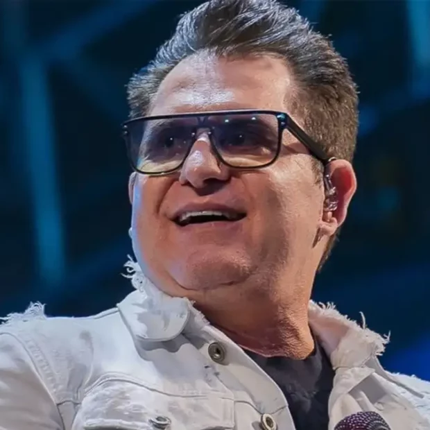 O sertanejo passa bem, mas deve continuar se recuperando em casa.