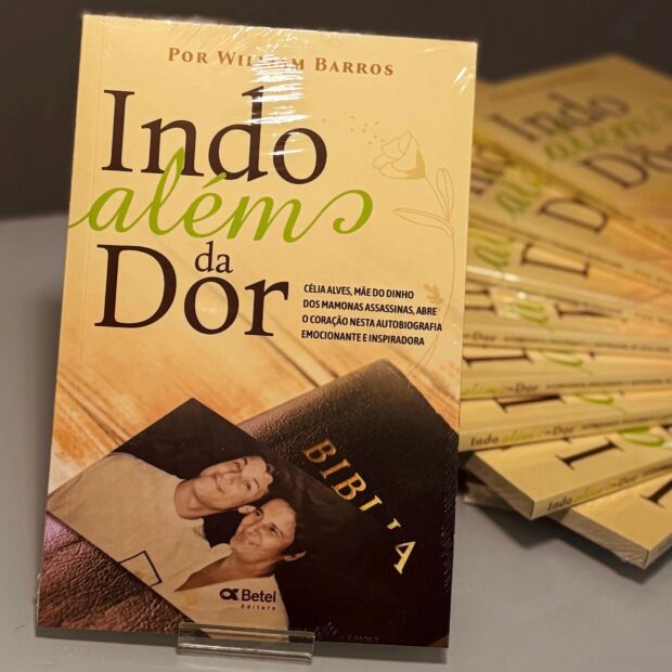 Obra revela lado íntimo e afetivo do vocalista a partir dos relatos de Célia Alves, sua mãe