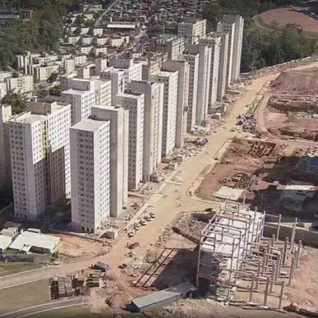 elevador despenca obra