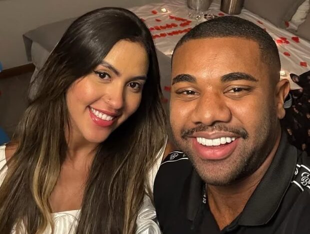 Adriana Paula quebra o silêncio após ser acusada por Davi Brito de ameaças e parte para o contra-ataque com apoio jurídico.