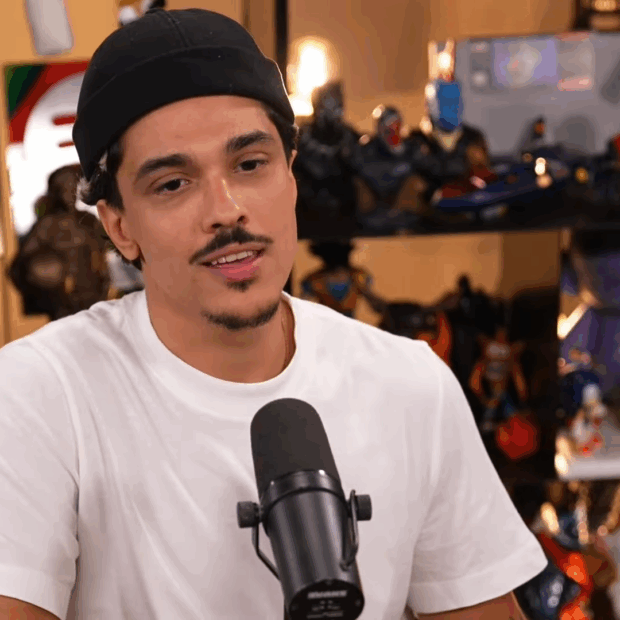 Influenciador comentou sobre o novo relacionamento com Tainá Riccioppo durante entrevista ao Podpah