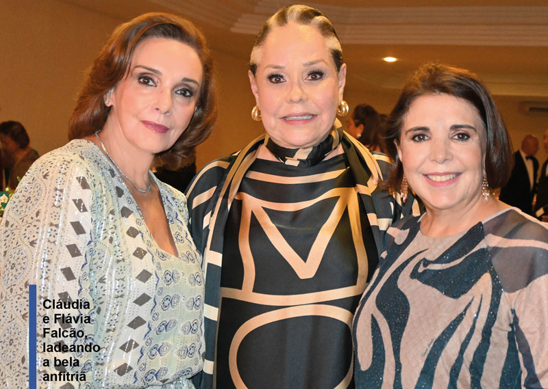 cláudia e flávia falcão, ladeando a bela anfitriã