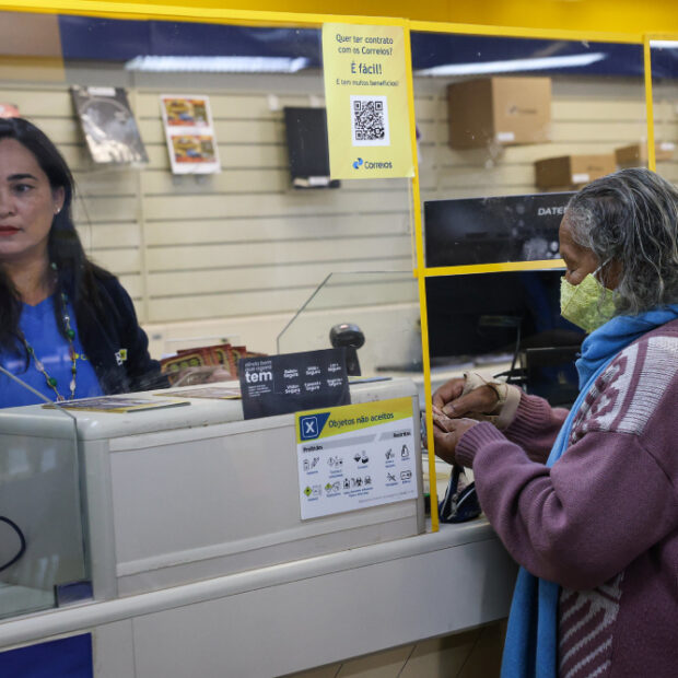 correios auxiliam aposentados sobre inss (df). (1)