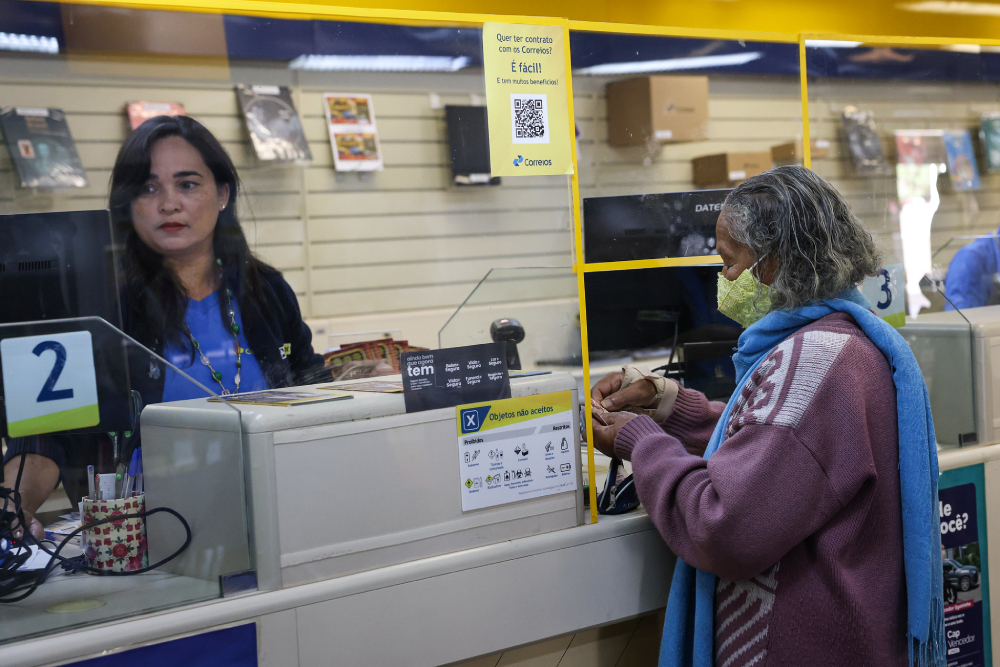 correios auxiliam aposentados sobre inss (df). (1)