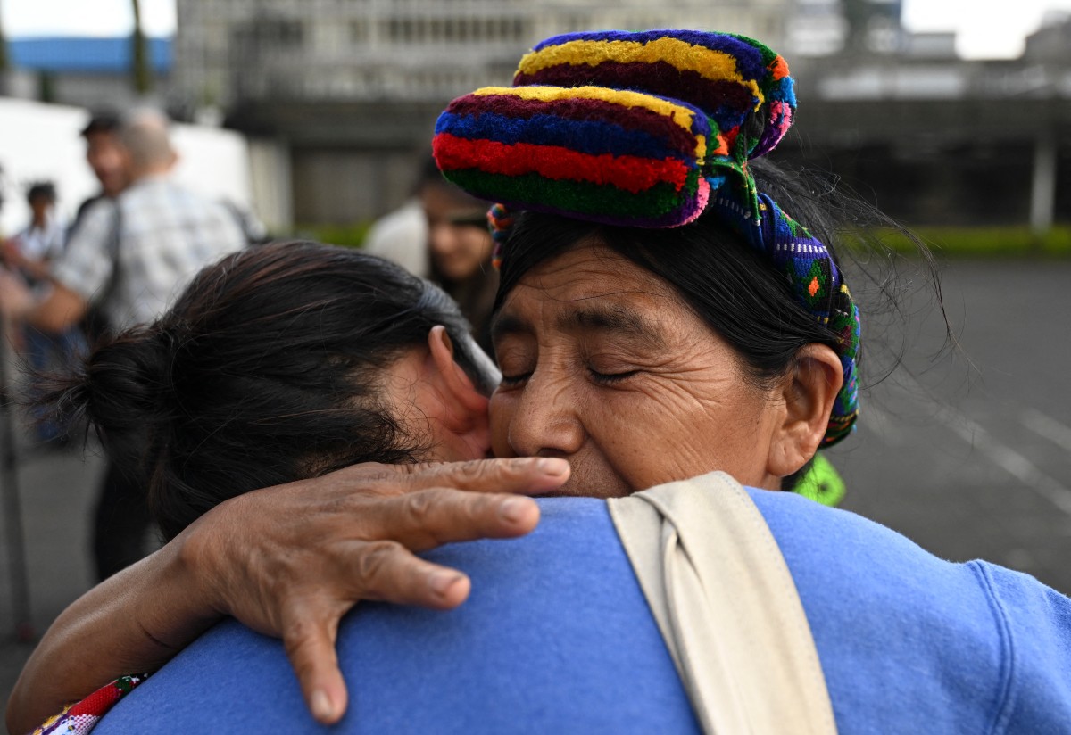 verdict in the trial of three paramilitaries for rape of indigenous women during the civil war