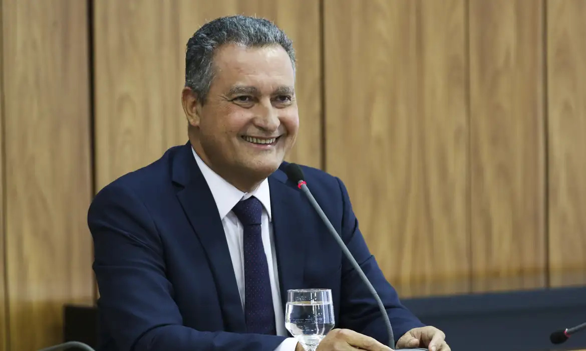 Ministro destaca avanços sociais e econômicos do governo nos últimos três anos