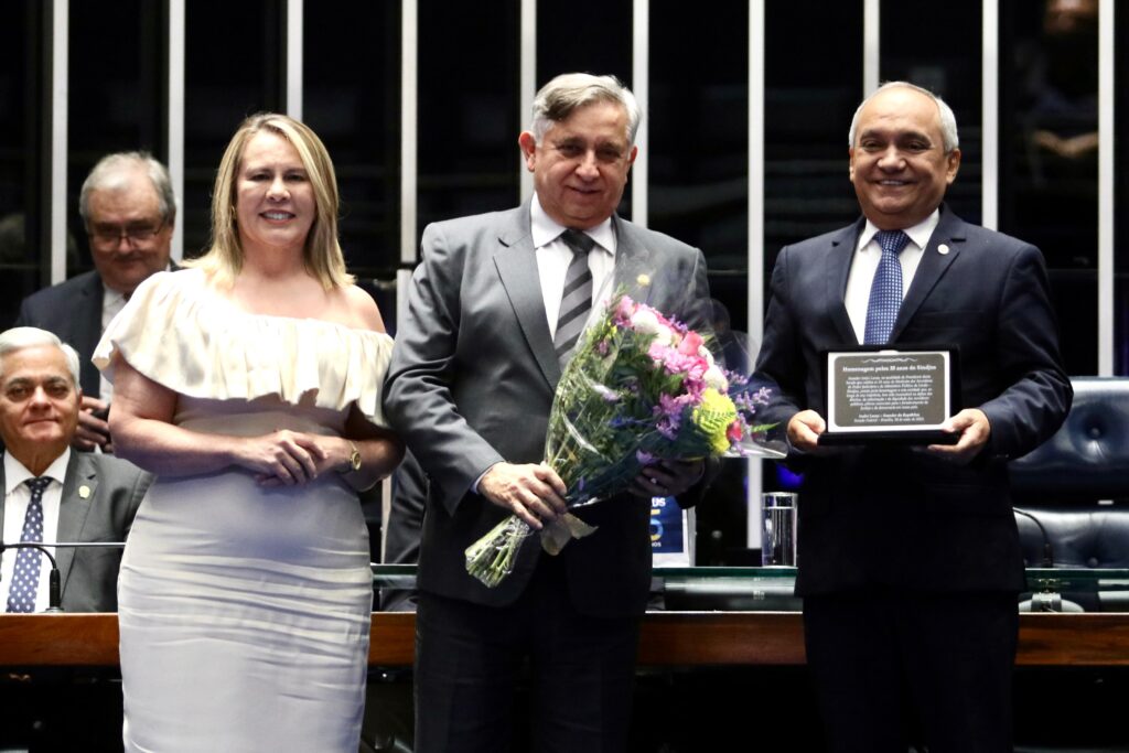 ednete bezerra, senador izalci lucas e o presidente do sindjus, costa neto