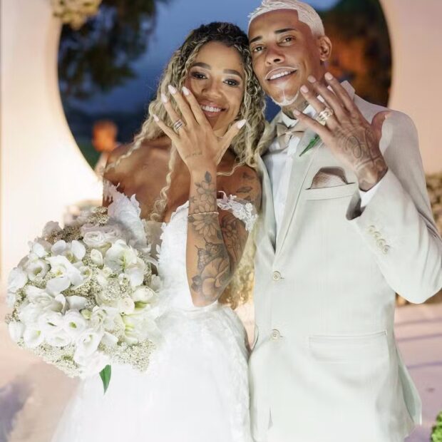 Influenciadora teria recebido quase R$ 1 milhão de esquema chefiado por traficante morto; polícia cumpre mandados e bloqueia as contas da influenciadora