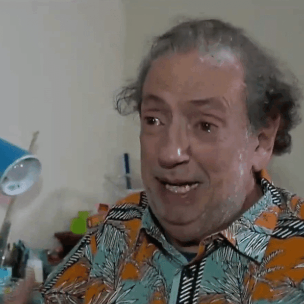 Aos 69 anos, ator vive no Retiro dos Artistas após enfrentar dívidas, golpe de assessor e ordem de despejo: “O que me resta é o trabalho”