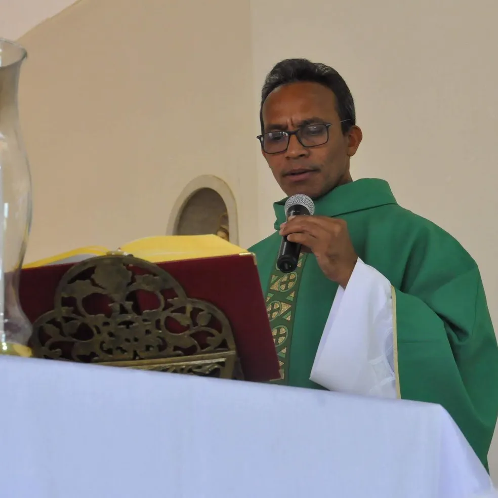 padre vanilson silva