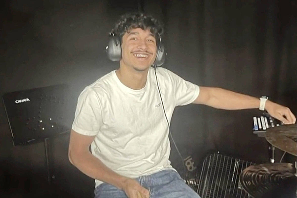 estou sem chão, diz pai de estudante brasileiro de 18 anos detido nos eua