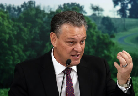 o ministro da agricultura e pecuária, carlos fávaro