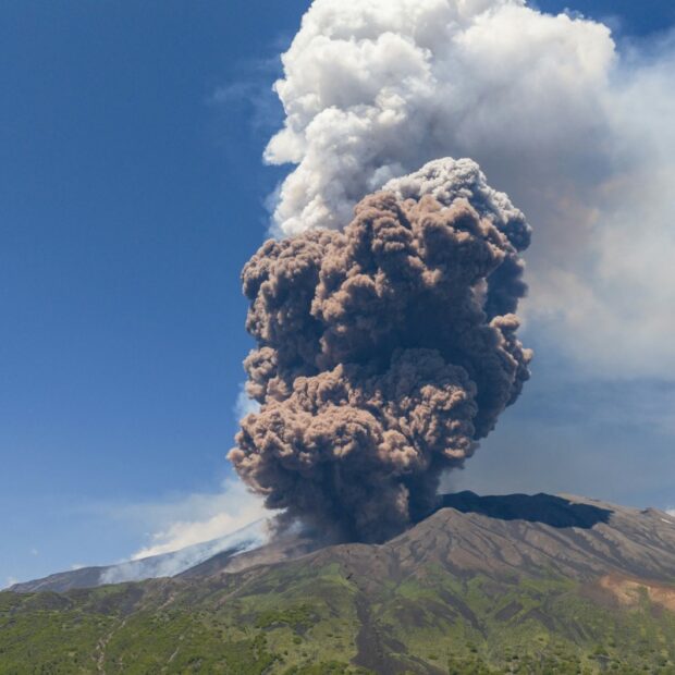 italy volcano eruption etna