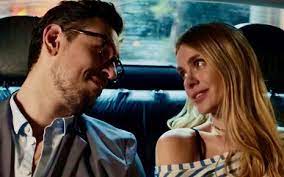 Atriz revela o truque centenário que usa na novela das nove para disfarçar a diferença de altura com o galã e choca fãs com a engenhoca!