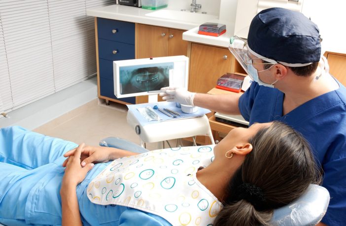 dentist gb0d8d480a 1920 702x459