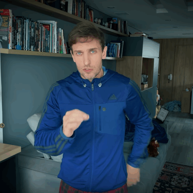 Humorista faz live dramática, chora a sentença e diz que virou alvo da ‘cegueira racional’!