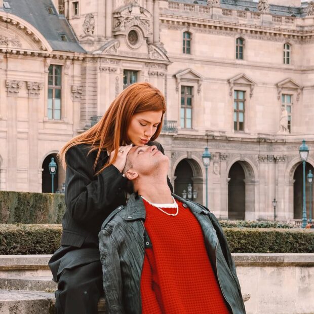 Após a revelação, a apresentadora fez questão de confirmar a informação e acrescentou que até hoje ela continua pagando os seus dates com o maridão