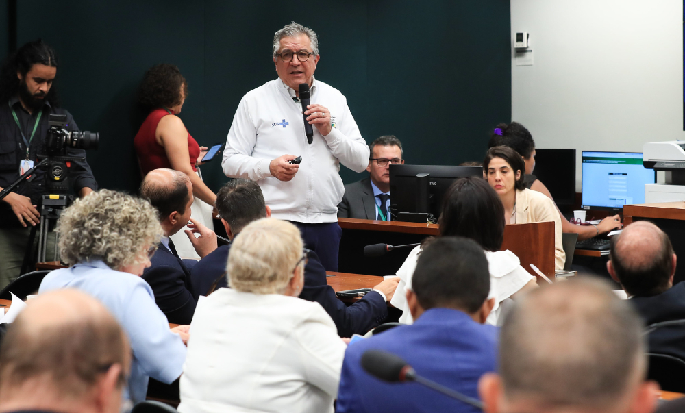 ministro alexandre padilha, na comissão de saúde da câmara.