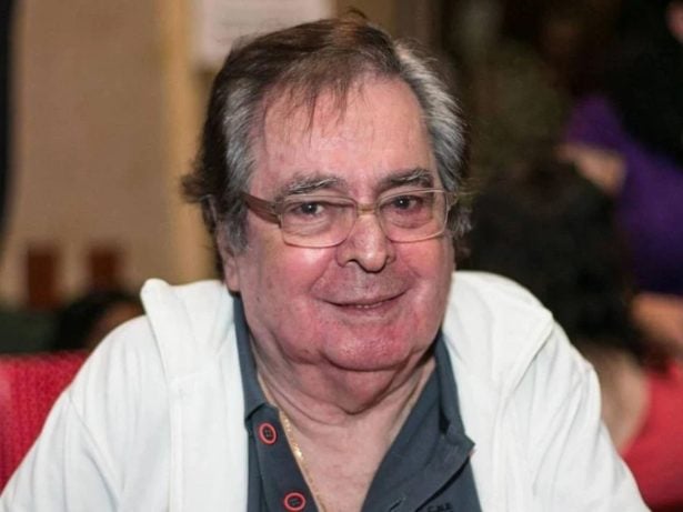 O autor de sucessos como ‘Pantanal’ e ‘O Rei do Gado’ foi transferido para o quarto após semanas de internação em SP