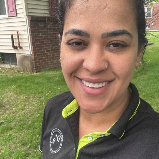 brasileira com lúpus presa nos eua há um mês está sem remédios e passa por maus tratos, diz família