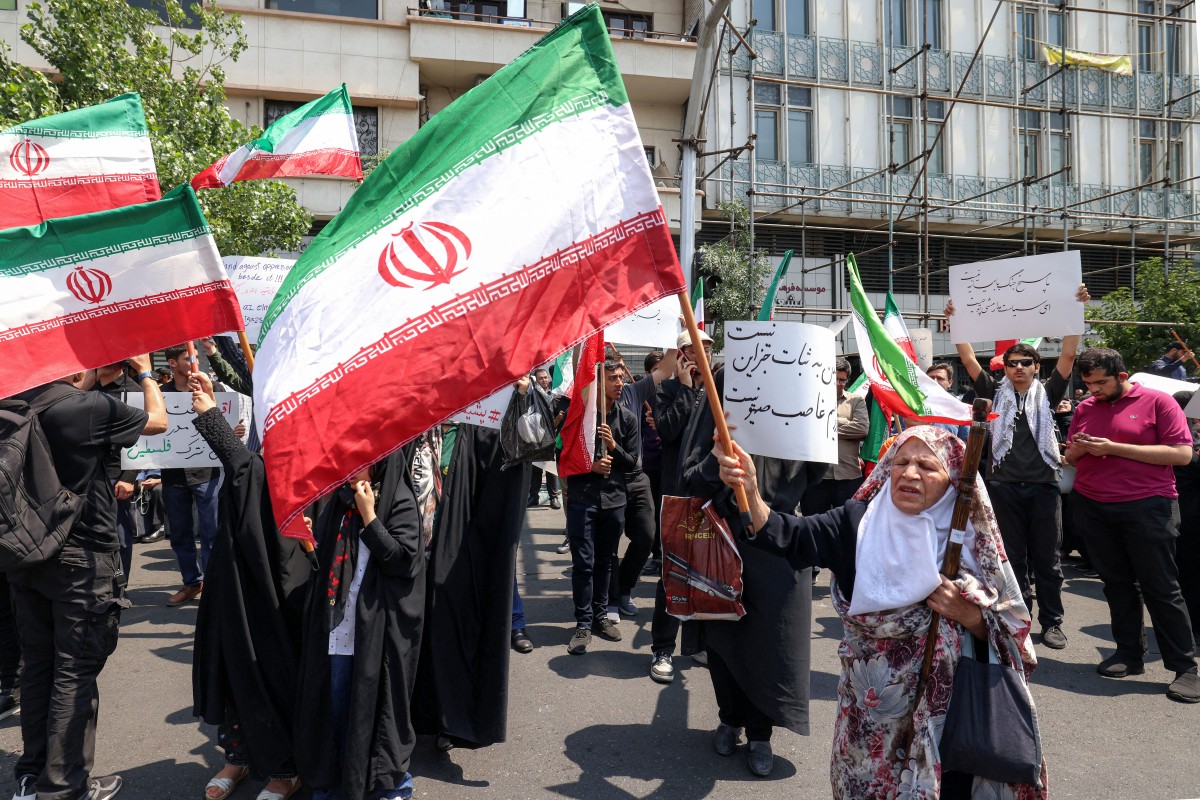 iran israel conflict politics nuclear protest