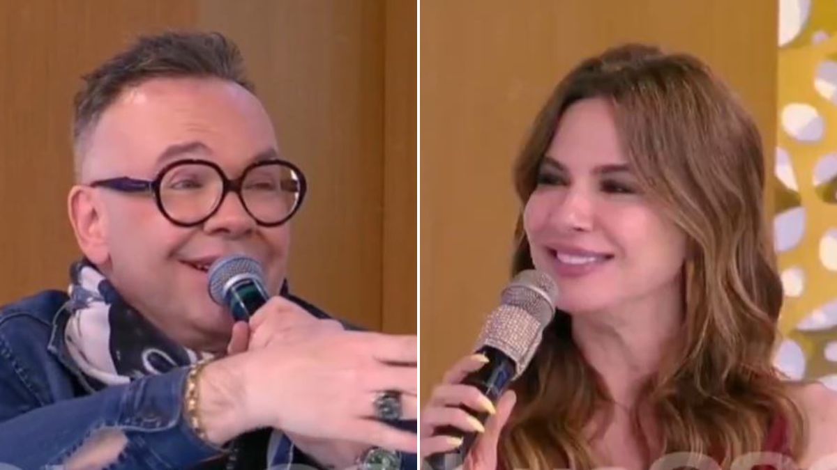 A apresentadora ficou visivelmente constrangida com o convite surpreendente do jornalista durante seu programa na RedeTV!