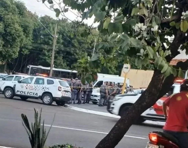 policial morreu apos criminoso atirarem contra ele