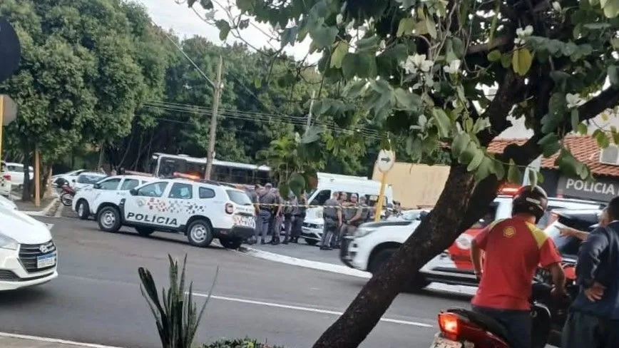 policial morreu apos criminoso atirarem contra ele