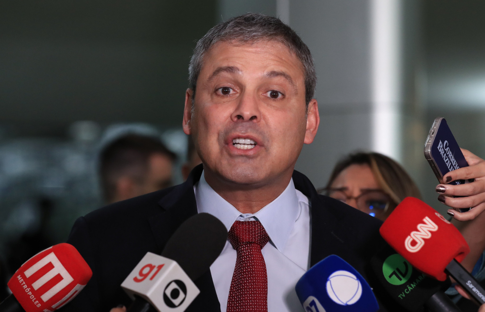 o líder do pt na câmara, lindbergh farias, durante coletiva (1)