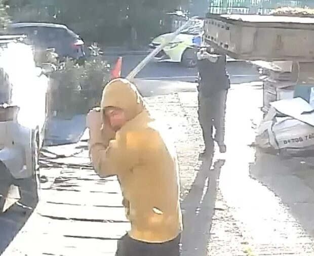 homem mata com espada