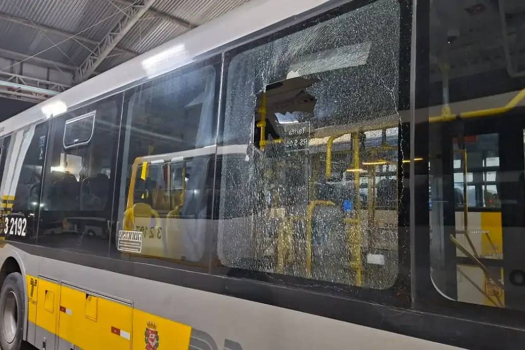 são paulo tem 125 ataques a ônibus em nove dias; motivação é mistério