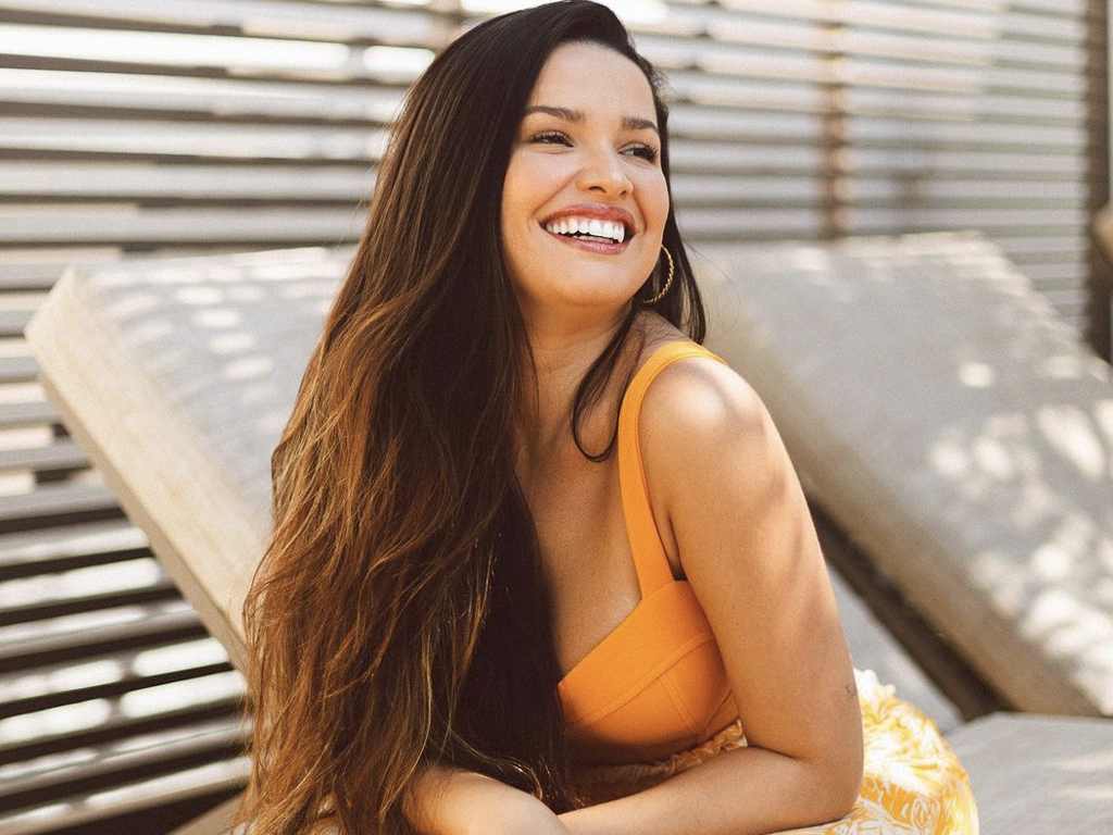 Noiva de atleta, a ex-BBB revela que só transa com exame na mão e camisinha garantida