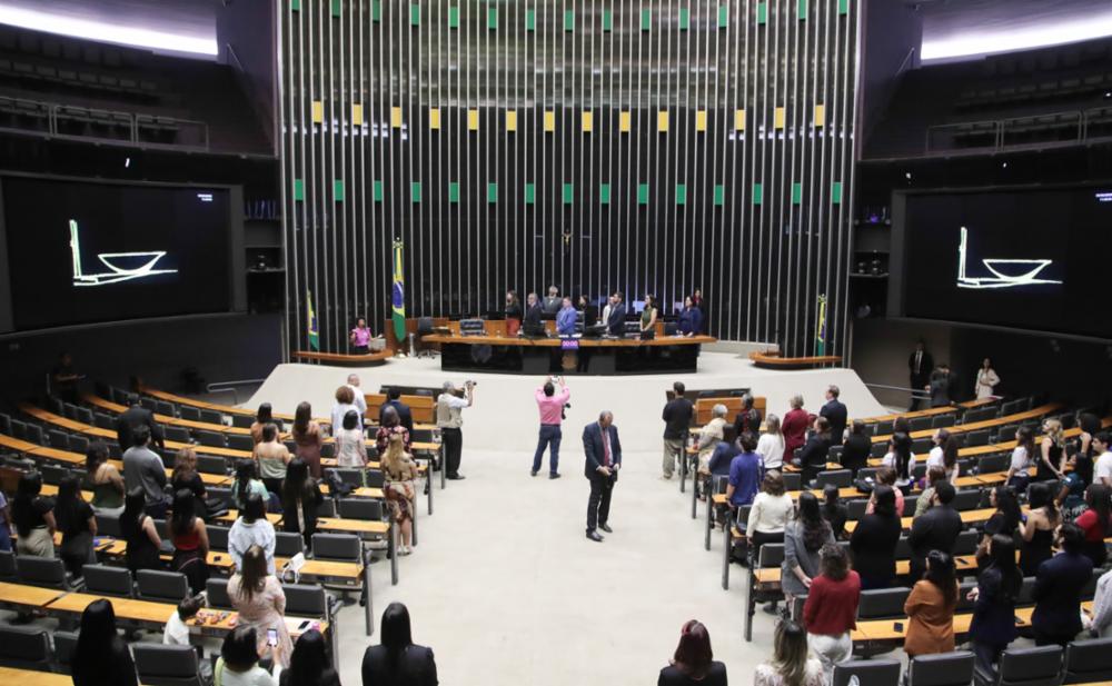 homenagem aos 50 anos do curso de graduação em enfermagem da unb.