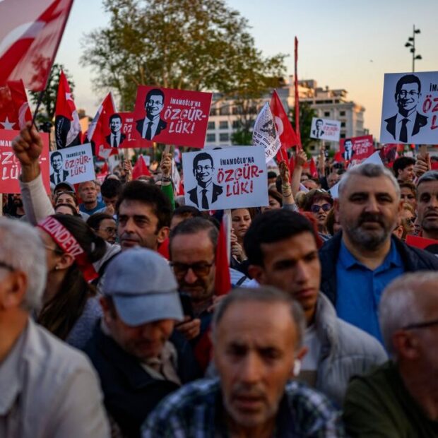 Foto: YASIN AKGUL / AFP