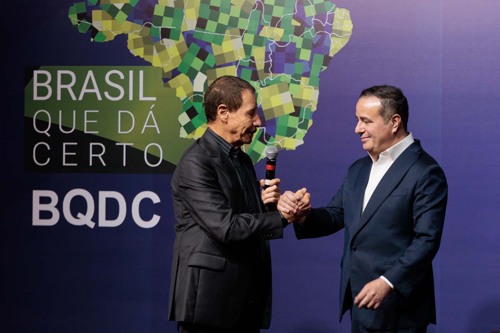 o presidente do grupo jcr helicebras em apoio a sandro augusto, fundador do grupo multissetorial bqdc