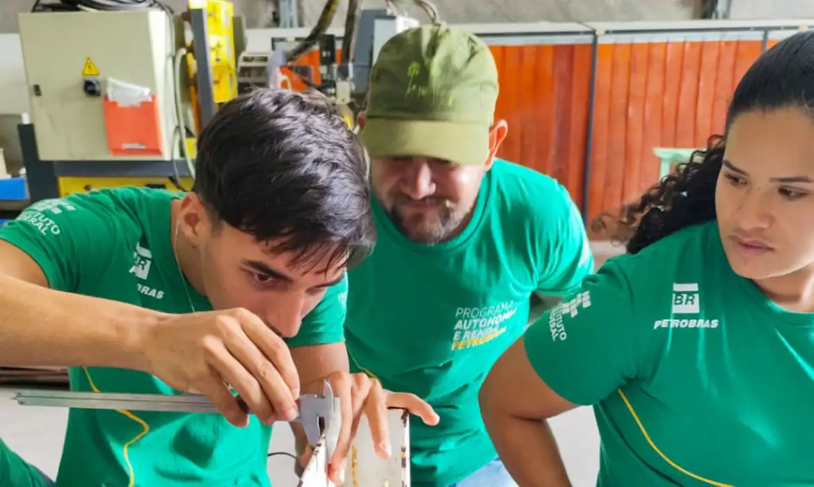 trabalhadores petrobras