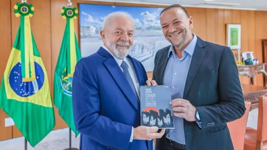 lula a esquerda e o prefeito de araraquara edinho silva pt sp no palacio do planalto 1724180541070 v2 900x506.jpg