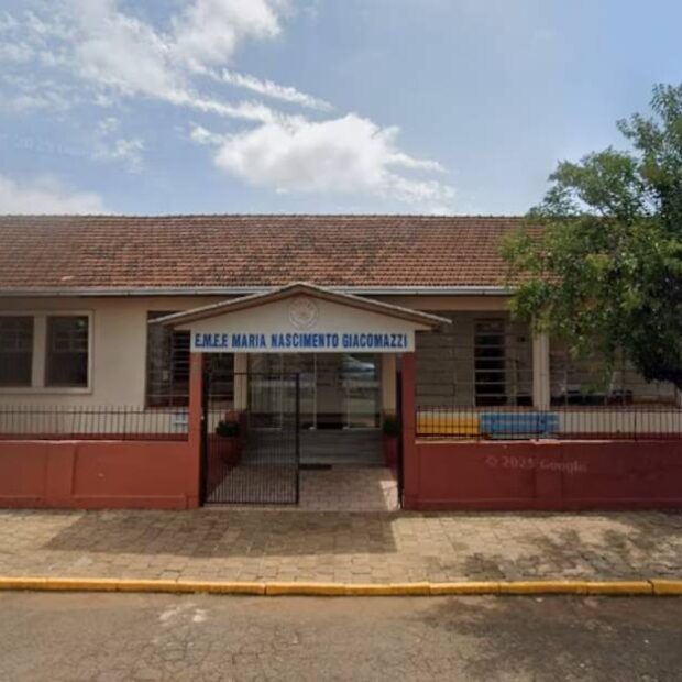 adolescente invade escola e ataca crianças a faca no rio grande do sul